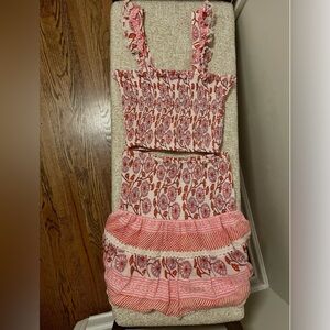 Alicia Bell
Floral Print Square Neckline Crop Top & Skirt